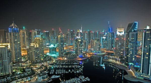 © Pixabay: Dubai at night