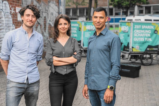 ©recyclehero: founders Alessandro Cocco and Nadine Herbrich with Samir Schulz-Meinen, who is part of the management since April 2022
