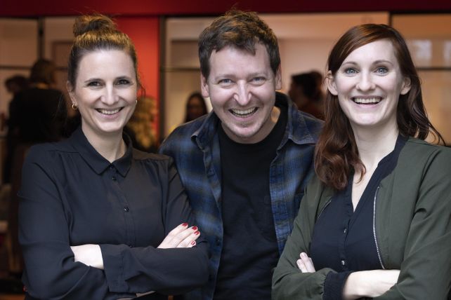 © fobizz / KATRIN SCHÖNING PHOTOGRAPHY: Dr. Diana Knodel, Frederik Dietz and Theresa Grotendorst, the founding team of fobizz.