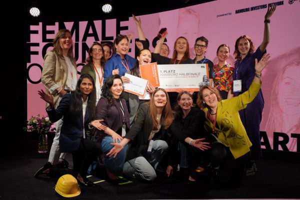 © Mathias Jäger / Hamburg Startups: the participants of the Hamburg semi-final of Female StartAperitivo 2025