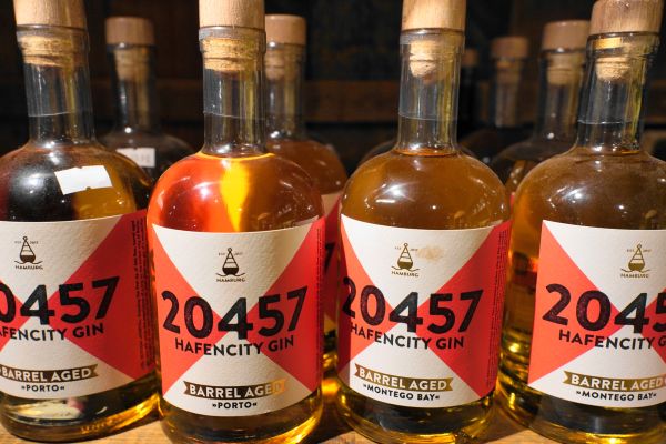 © Mathias Jäger/Hamburg Startups: 20457 Hafencity Gin