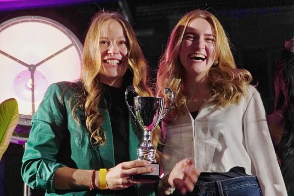 © Mathias Jäger/Hamburg Startups: Marie-Christine Kippar and Julia Kurkowski, the founders of aimea.ai