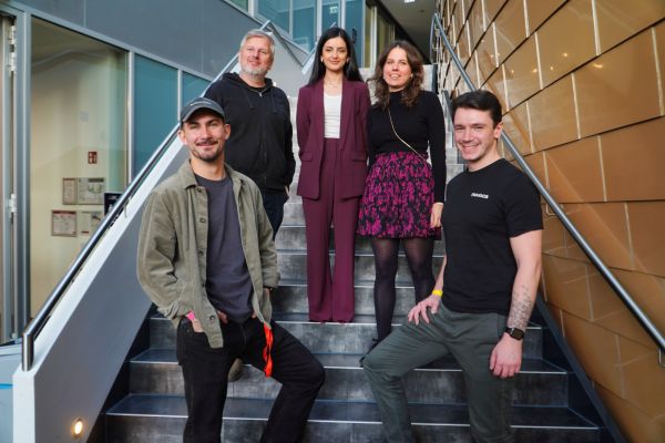 © Mathias Jäger/Hamburg Startups: the hosts of Harbour Founder Summit - Pascal Finn Krebs (START), Jan Ehlers (KLU), Miena Barekzai (START), Mariella Sinderhauf (KLU) and Alexander Hamlescher (START)