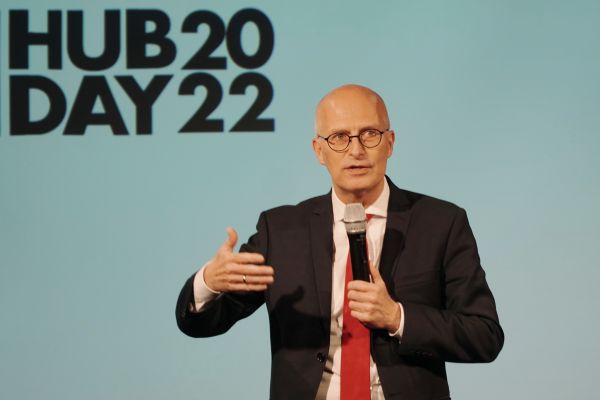 © Mathias Jäger/Hamburg Startups: Hamburg's First Mayor Dr. Peter Tschentscher at Hub Day 2022