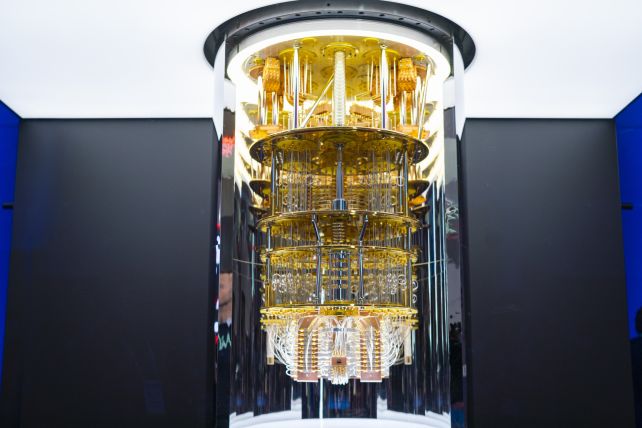 © IBM / Andrew Lindemann: a quantum computer by IBM