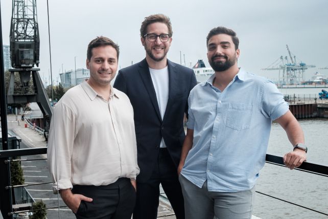 © Amrit Schliesing: the founders of Modoplus,  Leif Buchmann, Julian Bauer and Tolga Babacan
