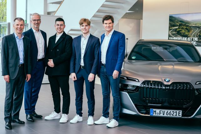 © MyTaag: Peter Mey (Head of BMW branches Germany), Bernd Doepke (Head of BMW branch Munich), Davis Zöllner (CEO MyTaag), Tobias Brendel (Sales Manager MyTaag) and Carsten Maschmeyer