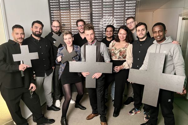 © Modoplus: the team at the opening party for the new office