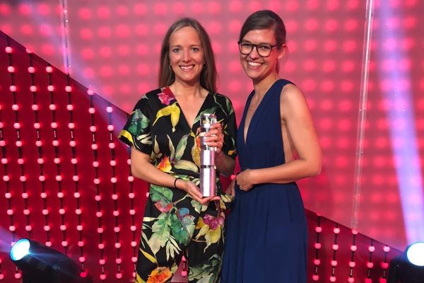 © Franziska Krug for Deutscher Gründerpreis: Dr. Anne Lamp and Johanna Baare, founders of traceless materials