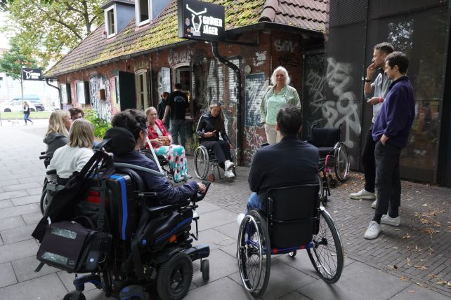 © Mathias Jäger/Hamburg Startups: StattTour organizes city tours in wheelchairs