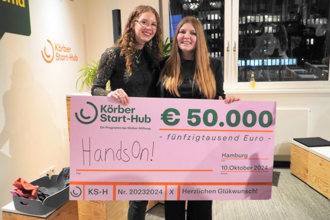 © Mathias Jäger/Hamburg Startups: Elena Dwenger and Aylin Kitte of HandsOn!