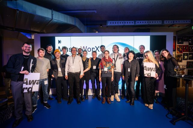 © Hamburg Kreativ Gesellschaft: group picture of Music WorX Pitch 2024