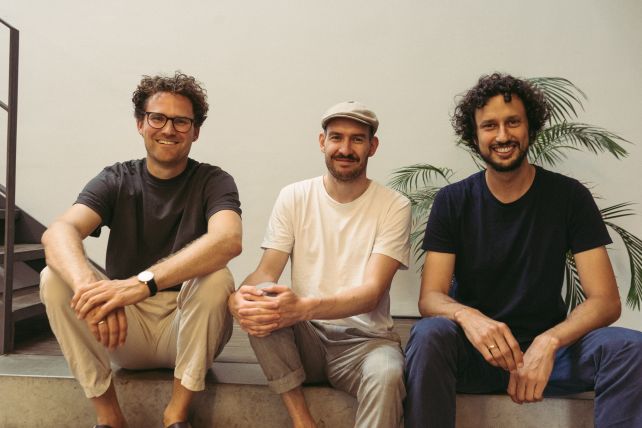 © Tomorrow: the founders Jakob Berndt, Michael Schweikart and Inas Nureldin