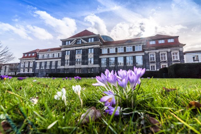 © UHH/Denstorf: Hamburg University